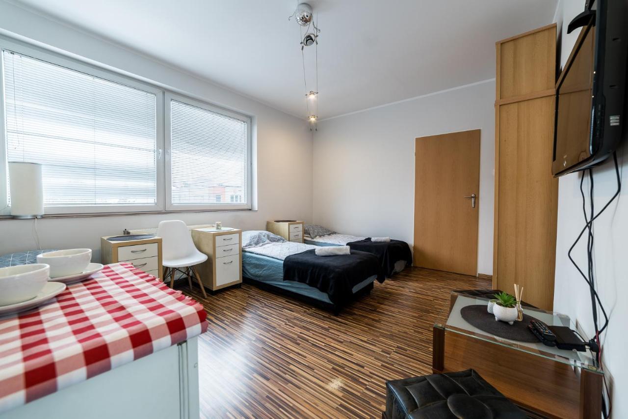 Pokoje Nad Pizzeria Poznan Ngoại thất bức ảnh