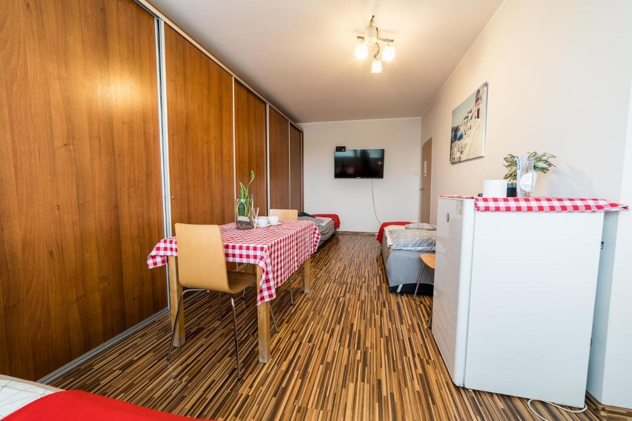 Pokoje Nad Pizzeria Poznan Ngoại thất bức ảnh